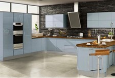 ON TREND Elegant light blue